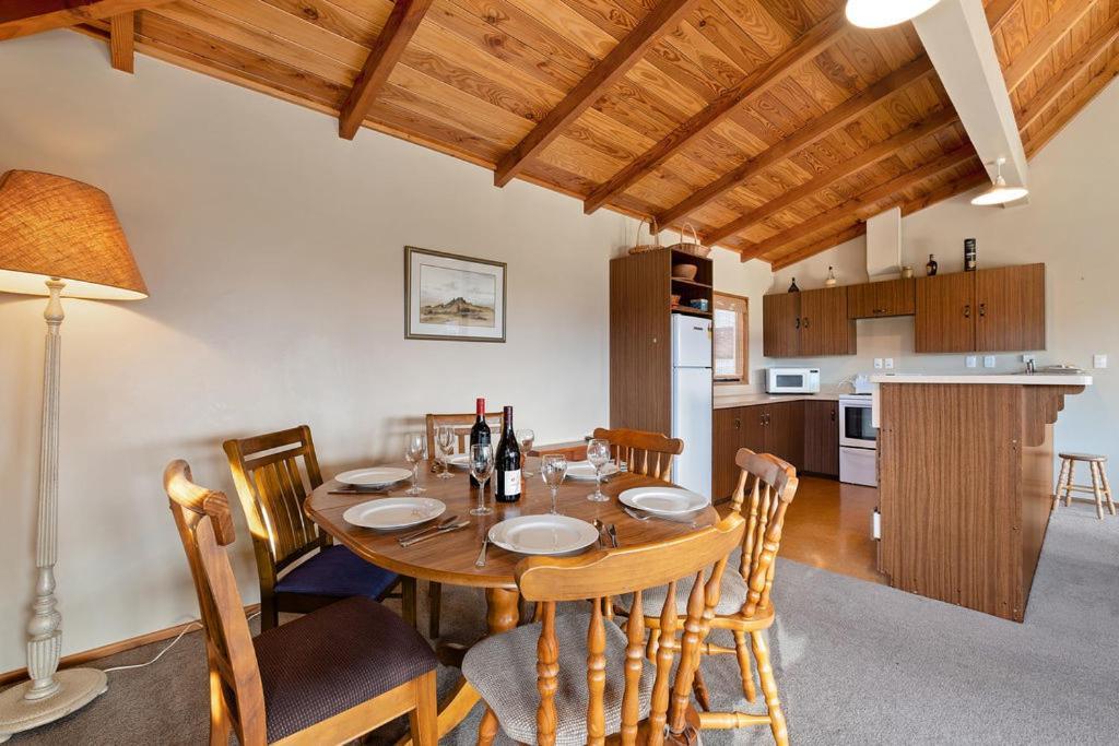 Sycamore Place - Wanaka Holiday Home Екстер'єр фото